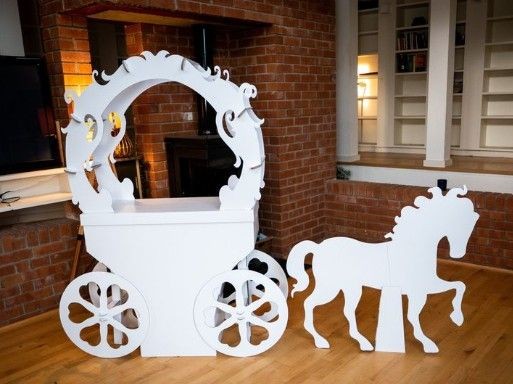 Horse and Carriage (5ft tall)